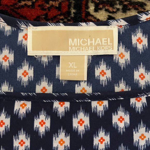 MK Blouse w/ short sleeves - Picture 3 of 4